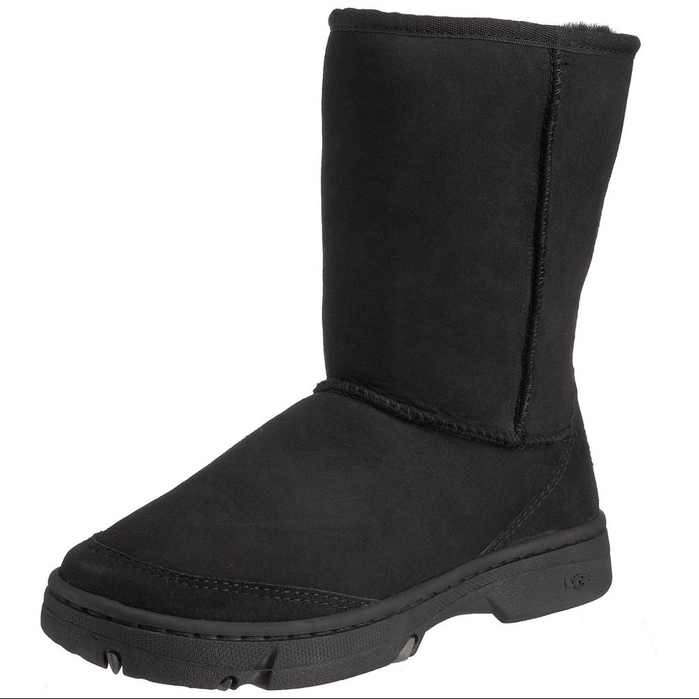 UGG Ultimate Short Size 5 Women’s Boot